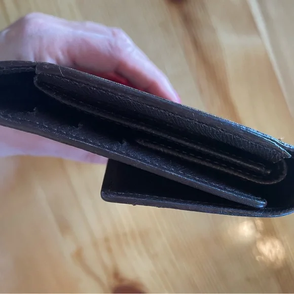 Louis Vuitton Damier Wallet GUC - Picture 13 of 15